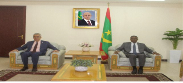 Le Premier ministre reçoit l’ambassadeur de France au terme de sa mission dans notre pays Le Premier ministre reçoit l’ambassadeur de France au terme de sa mission dans notre pays