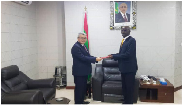 Le ministre des Affaires étrangères reçoit une copie des lettres de créance de l’ambassadeur turc Le ministre des Affaires étrangères reçoit une copie des lettres de créance de l’ambassadeur turc