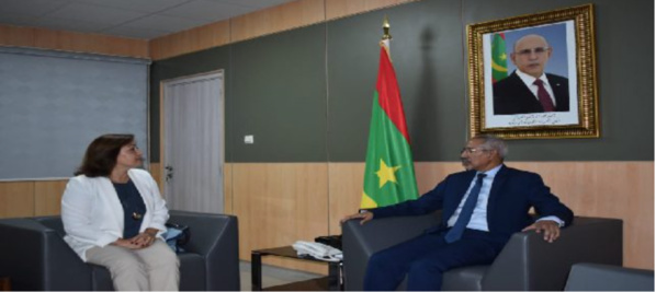 Le ministre de la Défense nationale s’entretient avec l’ambassadrice d’Espagne Le ministre de la Défense nationale s’entretient avec l’ambassadrice d’Espagne