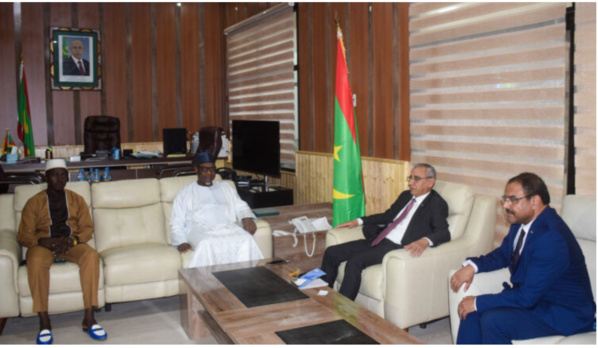 Le ministre de l’Intérieur et de la Décentralisation reçoit l’ambassadeur de la République de Gambie Le ministre de l’Intérieur et de la Décentralisation reçoit l’ambassadeur de la République de Gambie