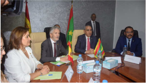 Le ministre de l’Intérieur et de la Décentralisation tient une réunion de travail avec son homologue espagnol Le ministre de l’Intérieur et de la Décentralisation tient une réunion de travail avec son homologue espagnol