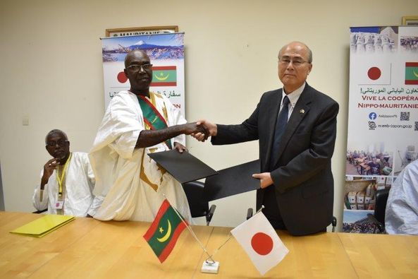 Seno Boussobé (Aéré Mbar) : signature du contrat de don pour le projet d’Aménagement du poste de santé Seno Boussobé (Aéré Mbar) : signature du contrat de don pour le projet d’Aménagement du poste de santé