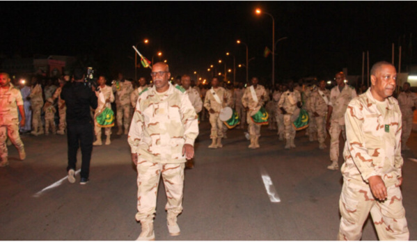 L’état-major général de l’armée organise une retraite aux flambeaux à l’occasion du 62e anniversaire de la fête de l’indépendance nationale L’état-major général de l’armée organise une retraite aux flambeaux à l’occasion du 62e anniversaire de la fête de l’indépendance nationale