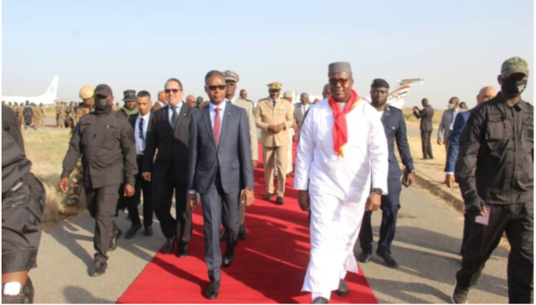 Le Premier ministre arrive à Kayes au Mali Le Premier ministre arrive à Kayes au Mali