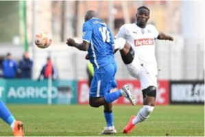 Coupe de France : Un international mauritanien en réanimation après un tacle assassin d’Eric Bailly Coupe de France : Un international mauritanien en réanimation après un tacle assassin d’Eric Bailly