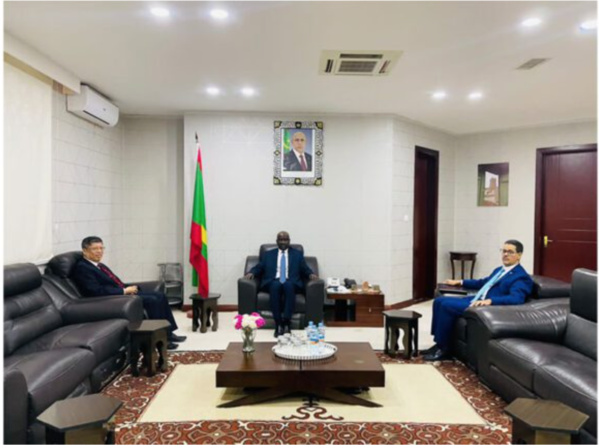 Le ministre des Affaires étrangères s’entretient avec l’ambassadeur de Chine Le ministre des Affaires étrangères s’entretient avec l’ambassadeur de Chine