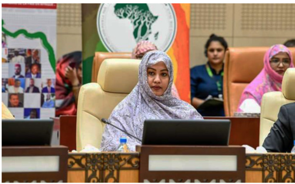La Première Dame supervise le lancement de la conférence des Jeunes et des Femmes « Artisans de la paix en Afrique »