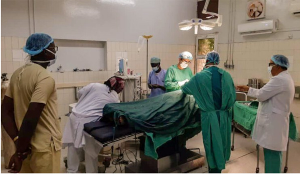 Une mission médicale iranienne mène des opération chirurgicales