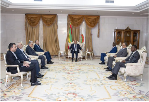 Le président de la République reçoit le ministre iranien des Affaires étrangères Le président de la République reçoit le ministre iranien des Affaires étrangères