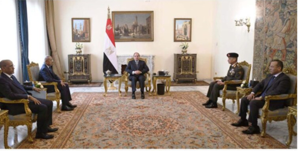 Le ministre de la Défense nationale a remis un message écrit du Président de la République à son homologue égyptien