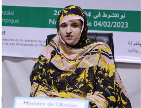 La ministre des affaires sociales reçoit le registre des signatures en faveur de la stratégies nationale pour la protection de l’enfant La ministre des affaires sociales reçoit le registre des signatures en faveur de la stratégies nationale pour la protection de l’enfant