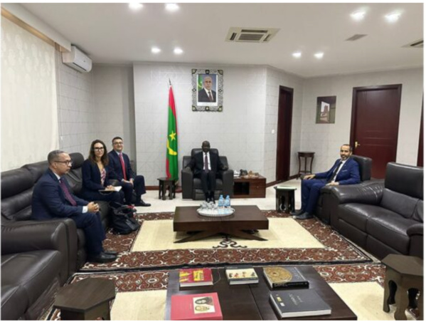 Le ministre des Affaires étrangères reçoit l’ambassadeur de la Confédération suisse Le ministre des Affaires étrangères reçoit l’ambassadeur de la Confédération suisse