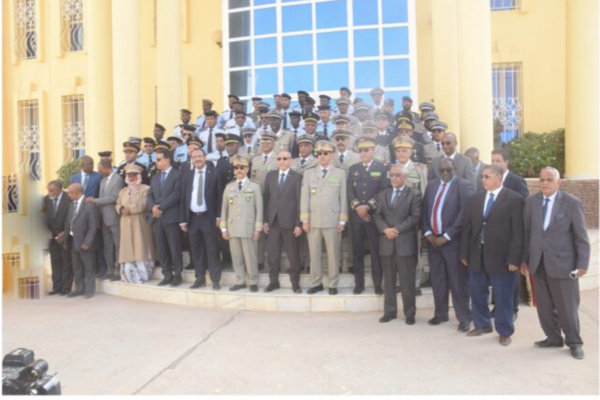 Le ministre de l’Intérieur décore un certain nombre d’officiers, de sous-officiers, de gardes et d’agents