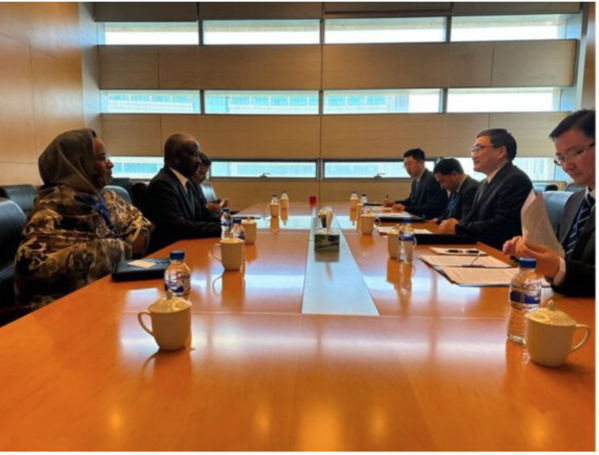 Le ministre des Affaires étrangères reçoit l’envoyé spécial du gouvernement chinois pour l’Afrique Le ministre des Affaires étrangères reçoit l’envoyé spécial du gouvernement chinois pour l’Afrique