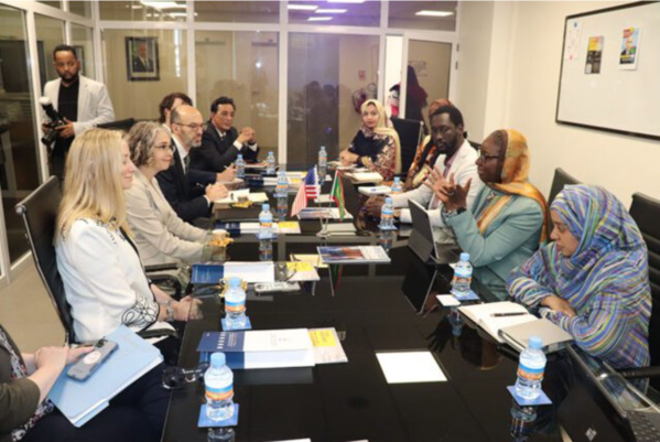 La directrice de la promotion de l’investissement reçoit une délégation du Millennium Challenge Corporation La directrice de la promotion de l’investissement reçoit une délégation du Millennium Challenge Corporation