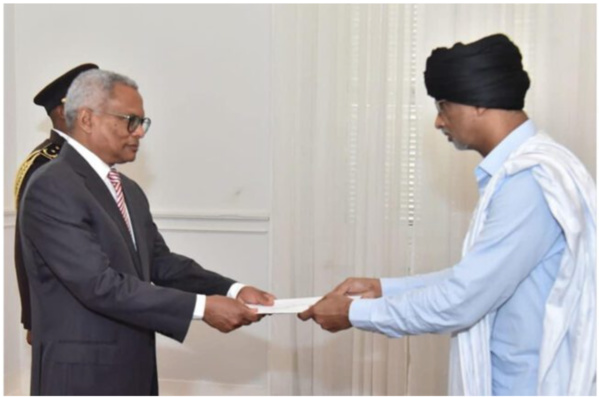 L’ambassadeur de Mauritanie auprès de la République du Cap-Vert présente ses lettres de créance L’ambassadeur de Mauritanie auprès de la République du Cap-Vert présente ses lettres de créance