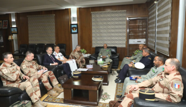 Le chef d’état-major général des armées reçoit son homologue français Le chef d’état-major général des armées reçoit son homologue français