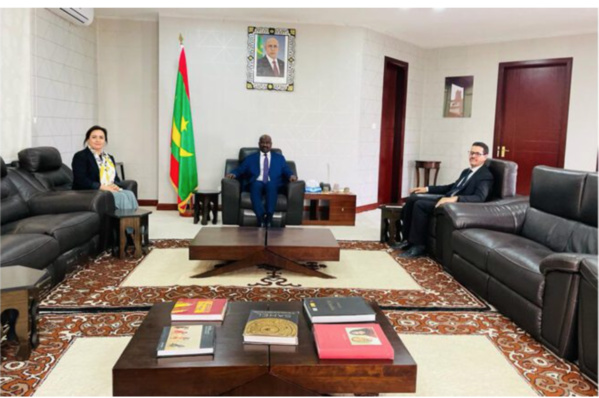 Le ministre des Affaires étrangères reçoit l’ambassadrice d’Espagne