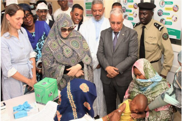 Lancement de l’introduction de la deuxième dose du vaccin contre la rougeole Lancement de l’introduction de la deuxième dose du vaccin contre la rougeole