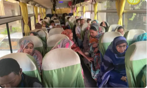 Ministère des affaires étrangères : 120 mauritaniens évacués du Soudan vers l’Arabie Saoudite