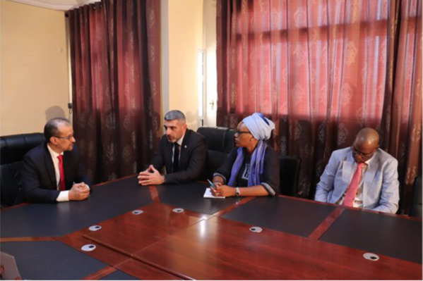 Le Commissaire aux Droits de l’Homme s’entretient avec une mission du Comité international de la Croix-Rouge Le Commissaire aux Droits de l’Homme s’entretient avec une mission du Comité international de la Croix-Rouge
