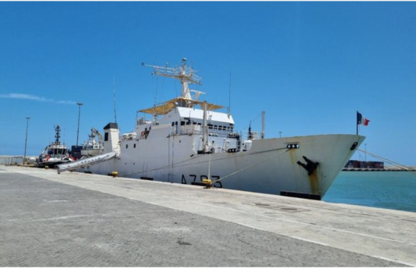 Le bâtiment hydrographique « Laplace » cartographie les ports mauritaniens Le bâtiment hydrographique « Laplace » cartographie les ports mauritaniens