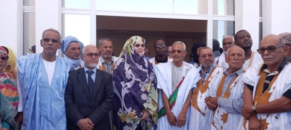 ​Réussite :  photo de groupe après l’élection des vice-présidents du Conseil Régional de l’Adrar