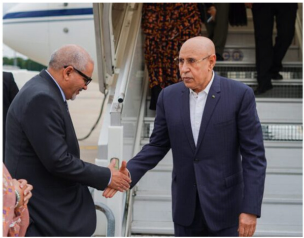 Le président de la République arrive en France pour participer au sommet de Paris Le président de la République arrive en France pour participer au sommet de Paris