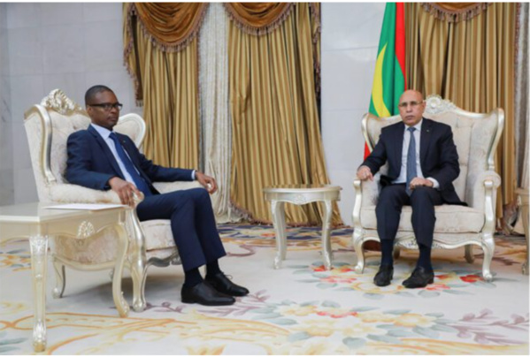 Le Président de la République accepte la démission du gouvernement et charge le Premier ministre d’en former un nouveau Le Président de la République accepte la démission du gouvernement et charge le Premier ministre d’en former un nouveau