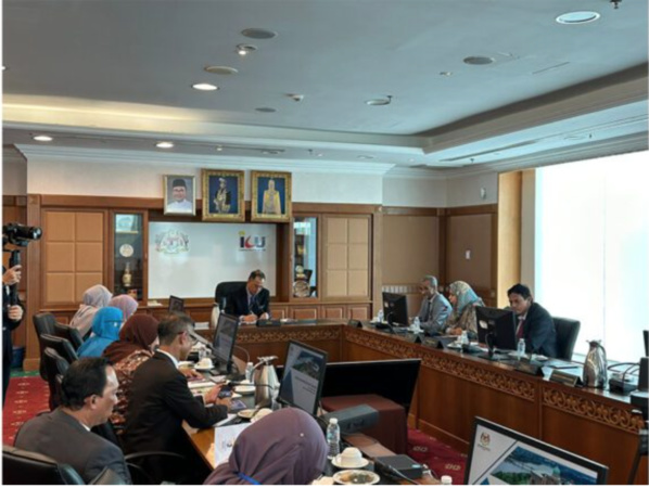 Une délégation de notre pays se rend à Kuala Lumpur Une délégation de notre pays se rend à Kuala Lumpur