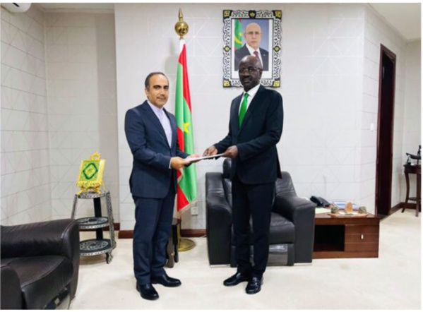 Le ministre des Affaires étrangères reçoit une copie des lettres de créance du nouvel ambassadeur d’Iran Le ministre des Affaires étrangères reçoit une copie des lettres de créance du nouvel ambassadeur d’Iran