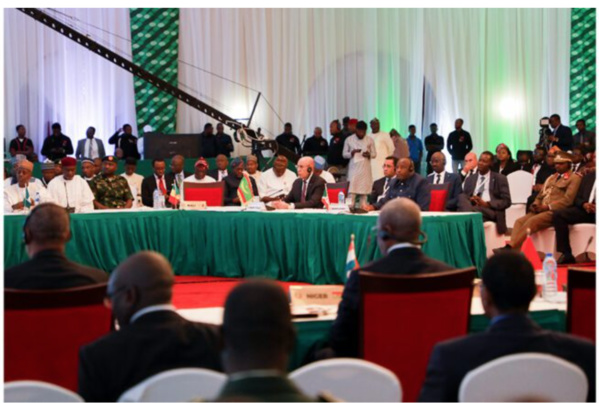 Le Président de la République participe au Sommet extraordinaire des Chefs d’État et de Gouvernement de la Communauté économique des États de l’Afrique de l’Ouest Le Président de la République participe au Sommet extraordinaire des Chefs d’État et de Gouvernement de la Communauté économique des États de l’Afrique de l’Ouest