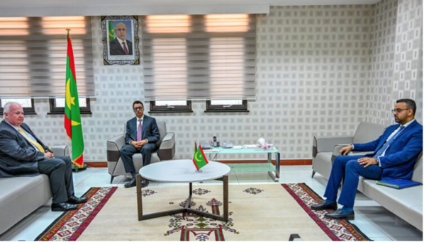 Le ministre de l’Économie reçoit l’ambassadeur de Grande Bretagne Le ministre de l’Économie reçoit l’ambassadeur de Grande Bretagne