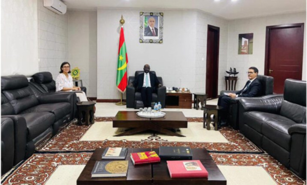 Le ministre des Affaires étrangères reçoit la Représentante Adjointe de l’UNHCR Le ministre des Affaires étrangères reçoit la Représentante Adjointe de l’UNHCR