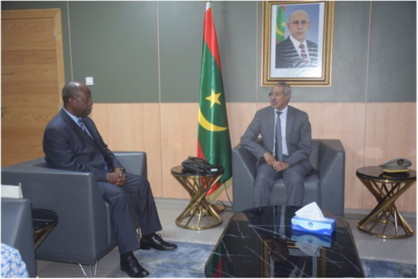 Le ministre de la Défense reçoit un diplomate onusien Le ministre de la Défense reçoit un diplomate onusien