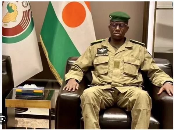 Niger : Salifou Modi, naïf, dupe ou perdant ? Niger : Salifou Modi, naïf, dupe ou perdant ?