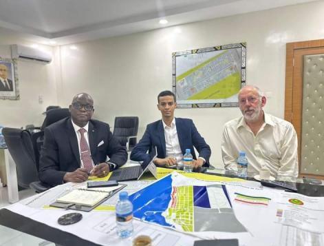 Le directeur général du port de Tanit s’entretient avec un investisseur britannique Le directeur général du port de Tanit s’entretient avec un investisseur britannique