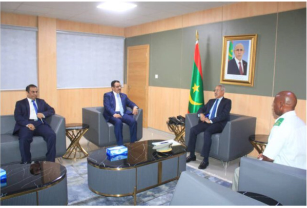 Le ministre de la Défense s’entretient avec l’ambassadeur du Yémen Le ministre de la Défense s’entretient avec l’ambassadeur du Yémen