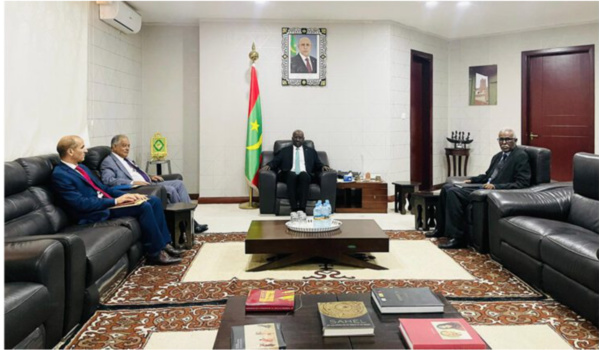 Le ministre des Affaires étrangères reçoit l’ambassadeur algérien Le ministre des Affaires étrangères reçoit l’ambassadeur algérien