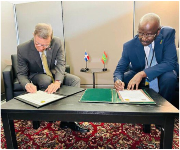 Les ministres des Affaires étrangères mauritanien et dominicain signent un accord pour le rétablissement des relations diplomatiques entre les deux pays Les ministres des Affaires étrangères mauritanien et dominicain signent un accord pour le rétablissement des relations diplomatiques entre les deux pays