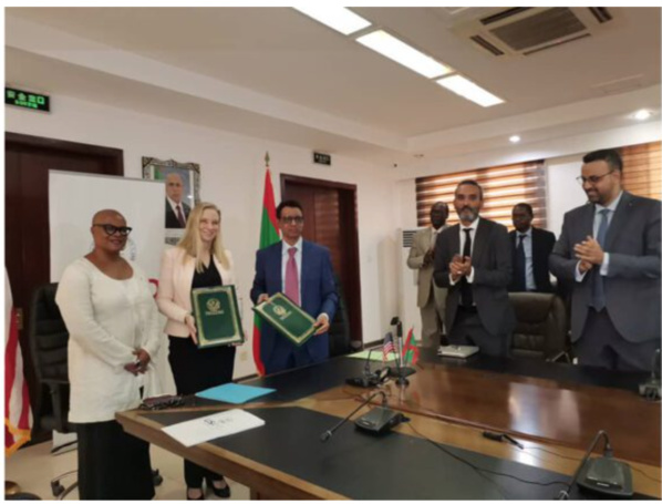 Le ministre de l’Économie signe un amendement à l’accord d’assistance RIM – USA Le ministre de l’Économie signe un amendement à l’accord d’assistance RIM – USA