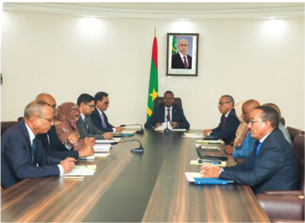 Le Premier ministre préside une réunion du comité ministériel chargé du contrôle de la couverture radio et télévisuelle dans les zones frontalières Le Premier ministre préside une réunion du comité ministériel chargé du contrôle de la couverture radio et télévisuelle dans les zones frontalières