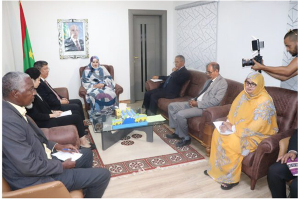 La ministre de l’Action sociale reçoit l’ambassadeur chinois La ministre de l’Action sociale reçoit l’ambassadeur chinois