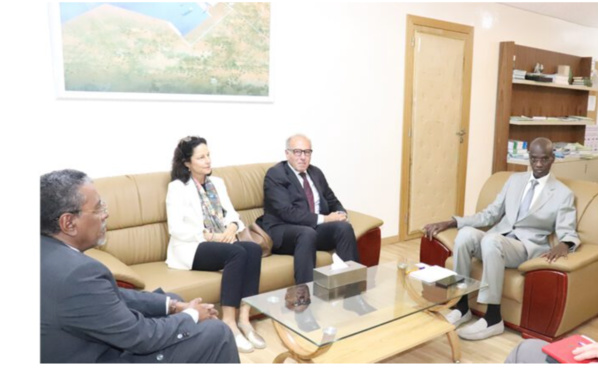 Le Ministre de l’Économie par intérim reçoit le Directeur Régional pour le Moyen-Orient et l’Afrique du Nord au HCR Le Ministre de l’Économie par intérim reçoit le Directeur Régional pour le Moyen-Orient et l’Afrique du Nord au HCR