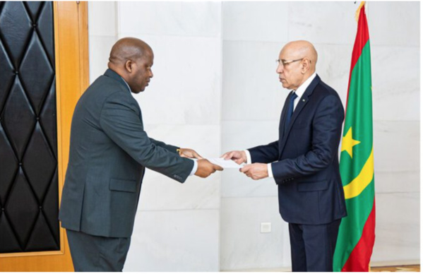Le Président de la République reçoit les lettres de créance du nouvel ambassadeur d’Afrique du Sud Le Président de la République reçoit les lettres de créance du nouvel ambassadeur d’Afrique du Sud
