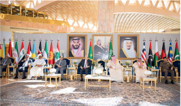 Le président de la République à Riyad pour prendre part aux sommets arabe et islamique Le président de la République à Riyad pour prendre part aux sommets arabe et islamique