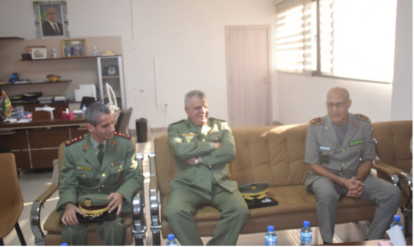 Une délégation militaire algérienne visite des structures sanitaires militaires à Nouakchott