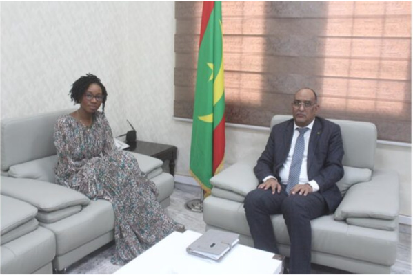 Le ministre des Finances s’entretient avec la Représentante résidente du FMI Le ministre des Finances s’entretient avec la Représentante résidente du FMI