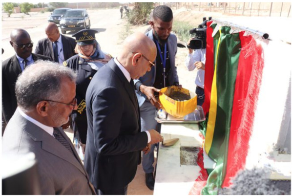 Le président de la République pose la première pierre de deux projets d’infrastructure et inaugure un autre Le président de la République pose la première pierre de deux projets d’infrastructure et inaugure un autre