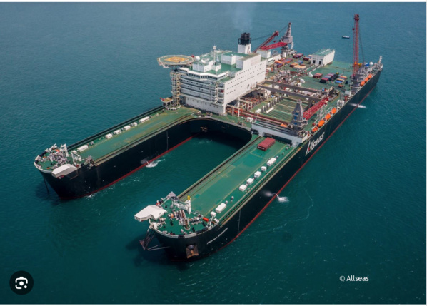 Gaz : Le Pioneering Spirit fait cap sur GTA pour l’opération pipelines Gaz : Le Pioneering Spirit fait cap sur GTA pour l’opération pipelines